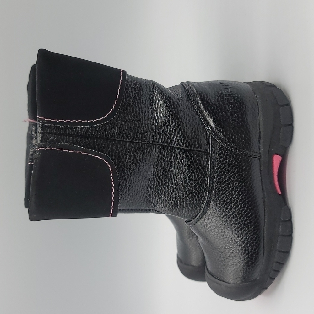 Khombu girls boots size 8 color black and pink